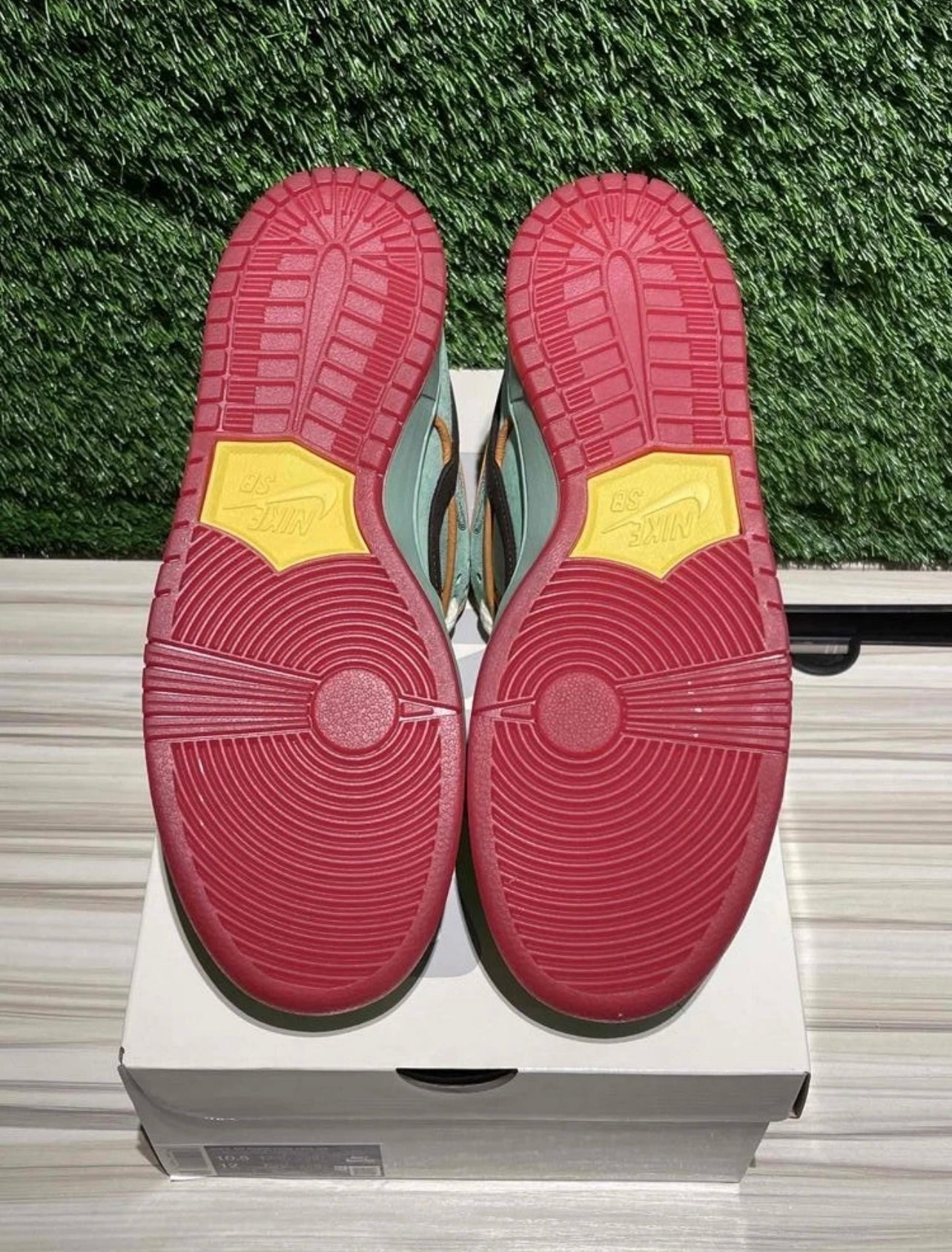 A Nike SB - Rodeo Tourmaline