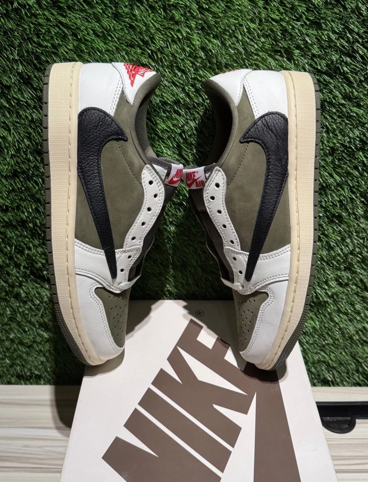 Jordan 1 Travis Scott - Medium Olive