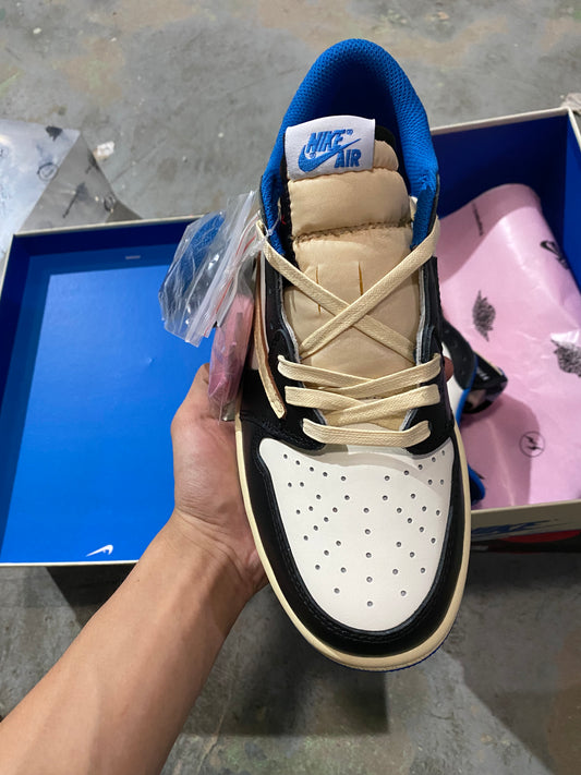 Jordan 1 Travis Scott - Fragment Design