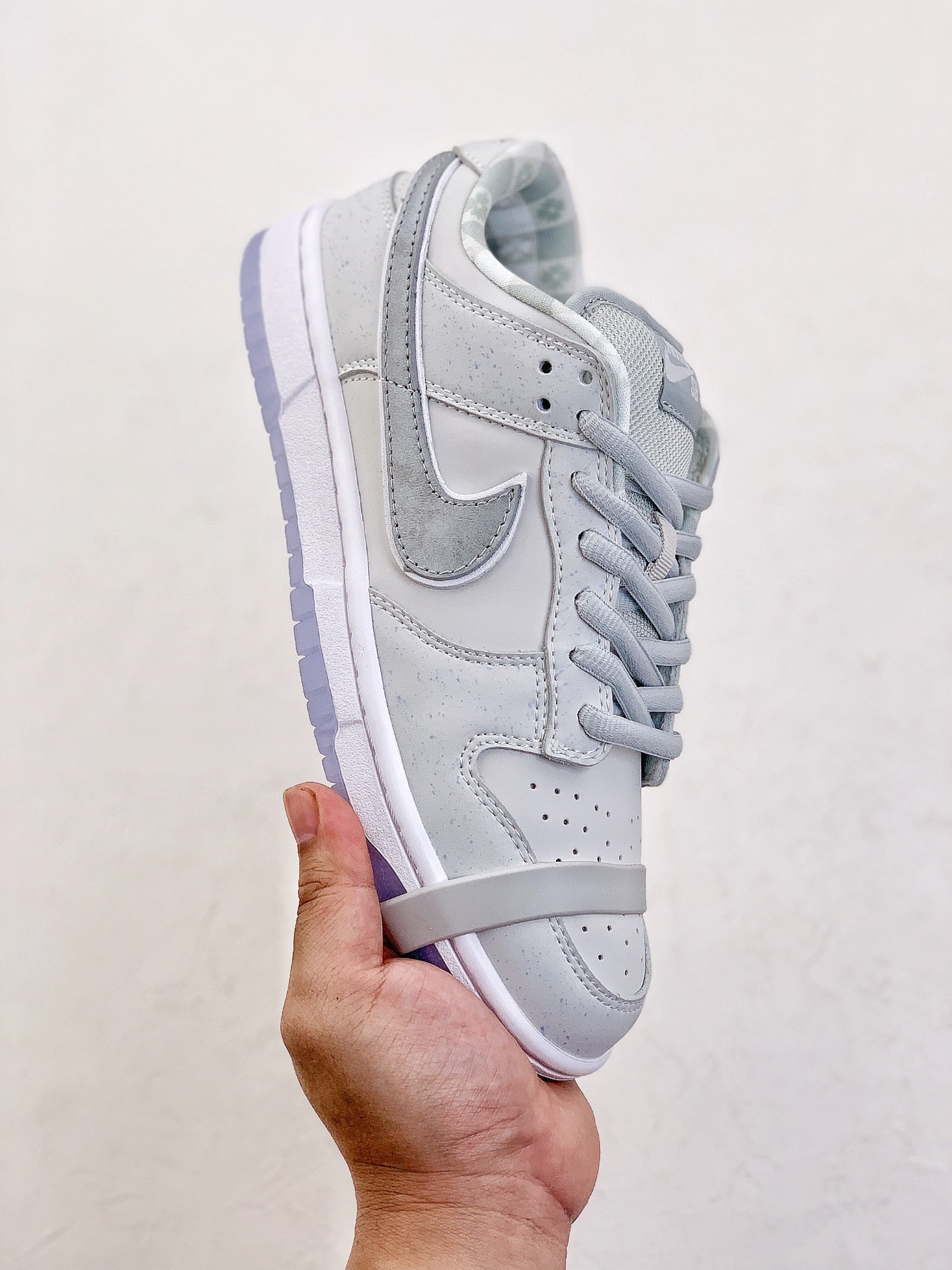 A Nike SB Dunk - White Lobster Concepts
