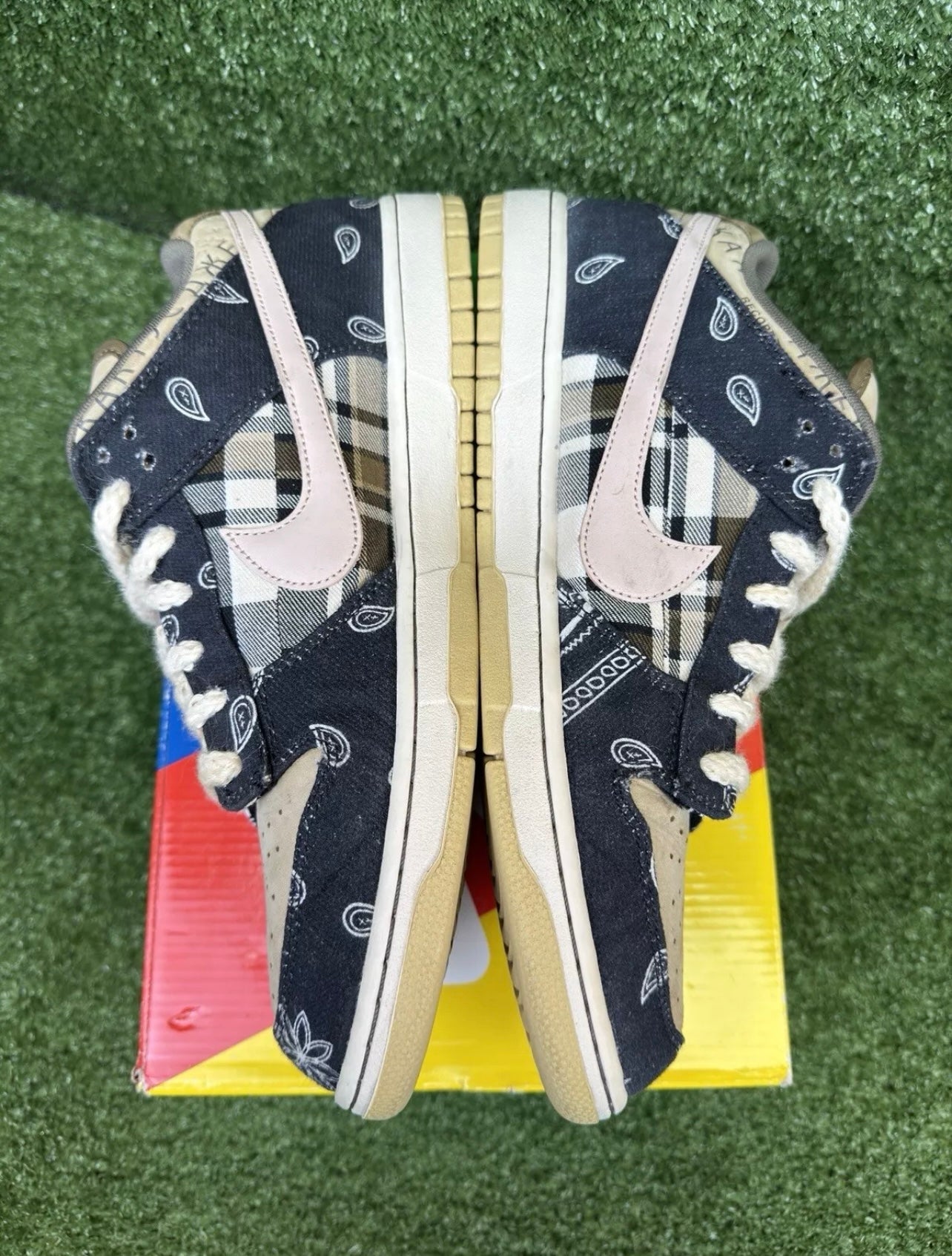 A Nike SB Dunk - Travis Scott Cactus Jack