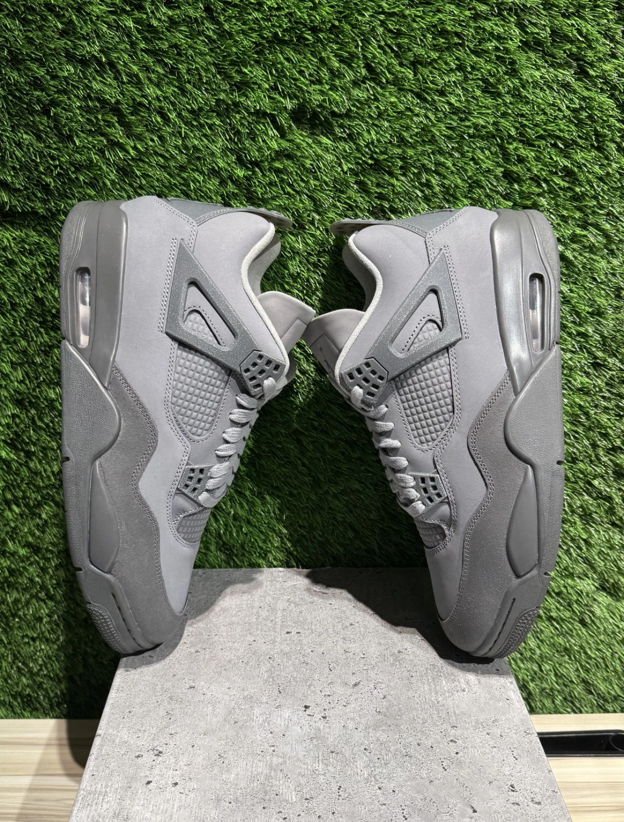 Jordan 4 - Paris Wet Cement