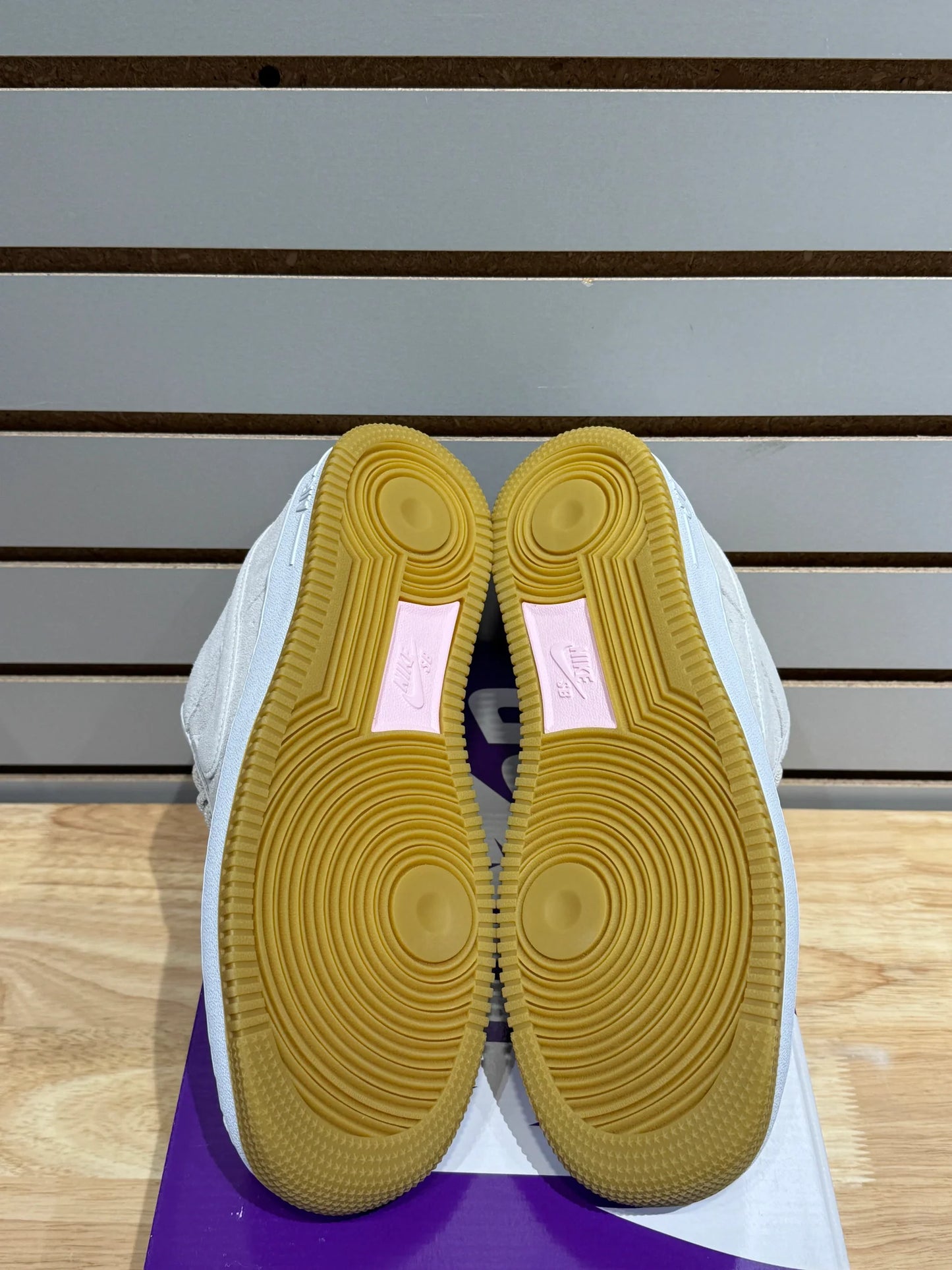 A Nike SB / Nike Air Force 1 - Orewood Brown Pink