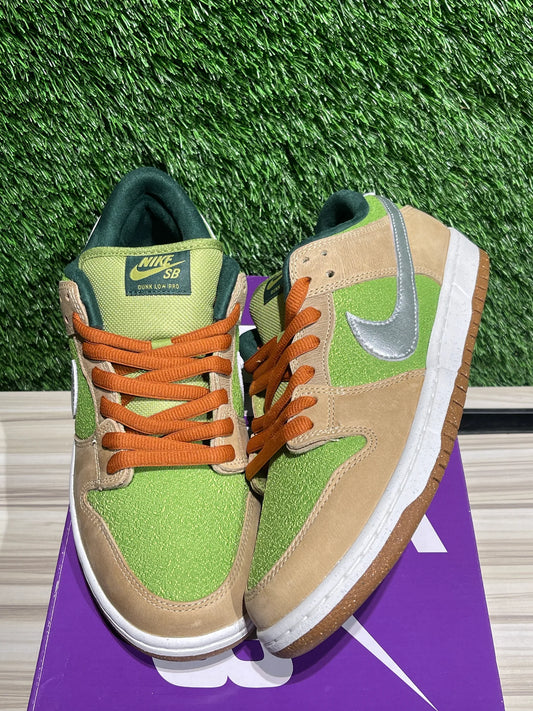 A Nike SB Dunk Low Escargot