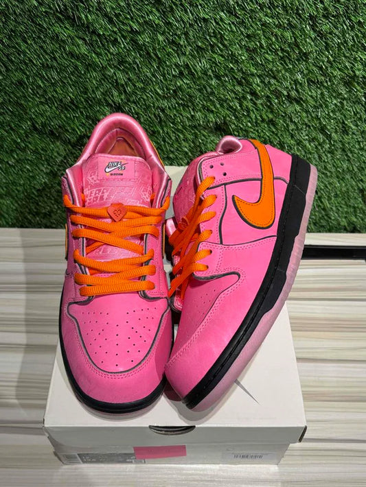 A Nike SB Dunk Powerpuff Girls - Blossom