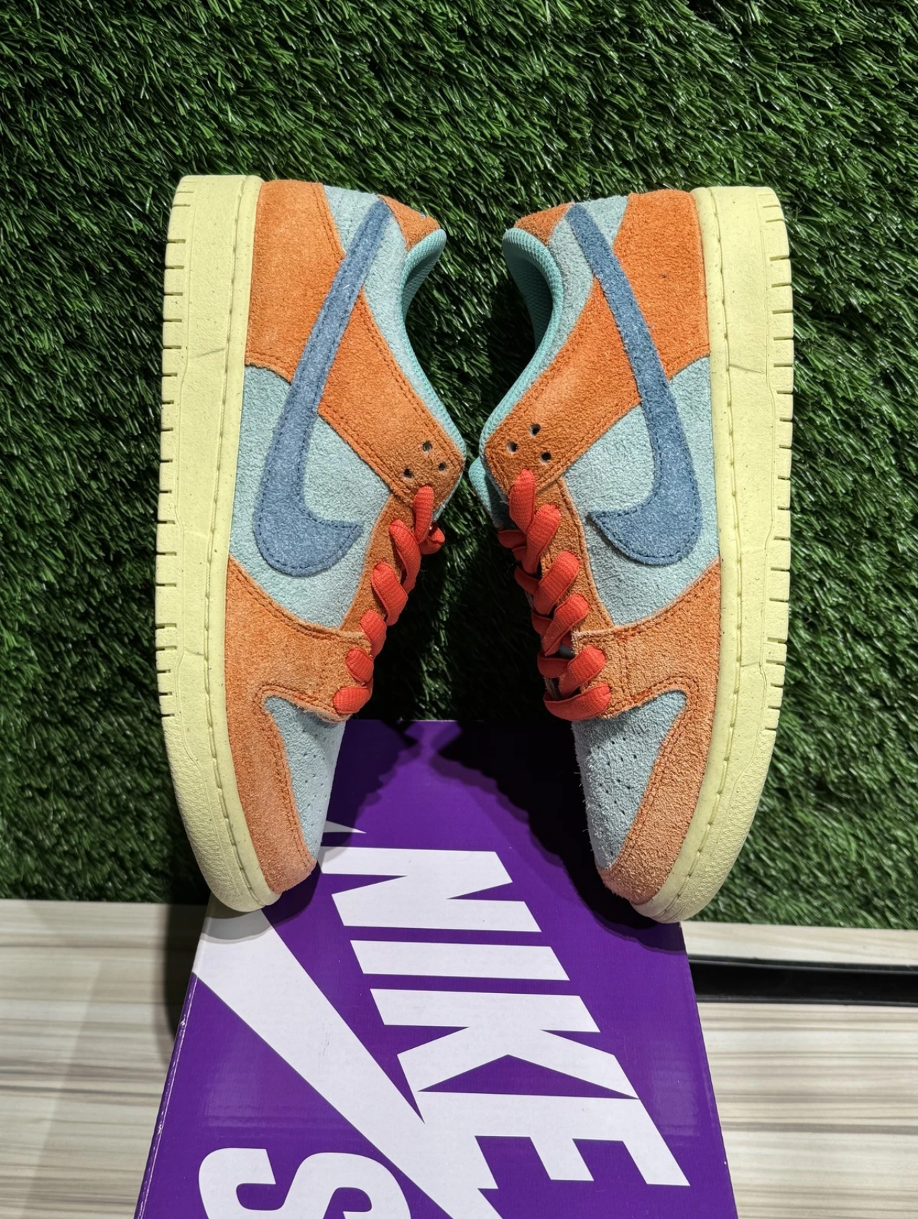 A Nike SB Dunk - Noise Aqua