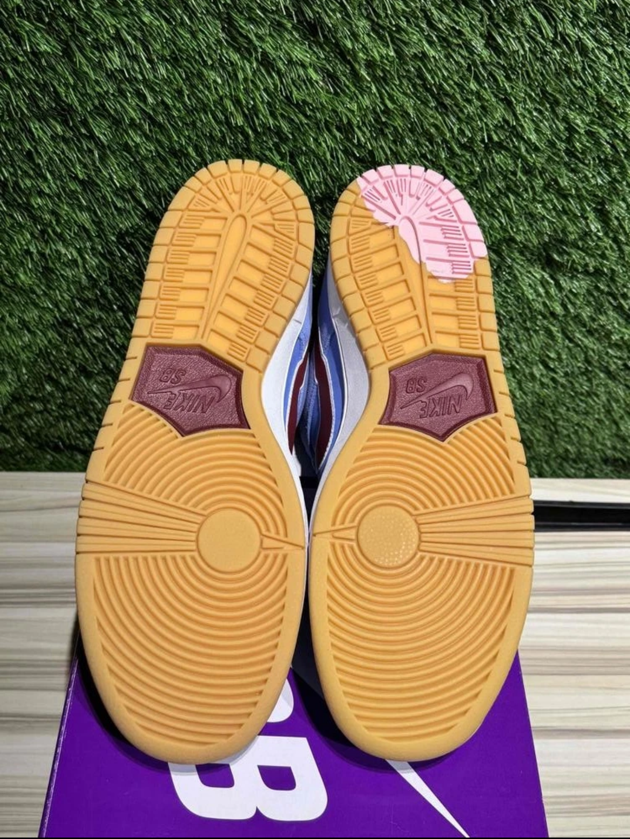 A Nike SB Dunk - Philadelphia Phillies