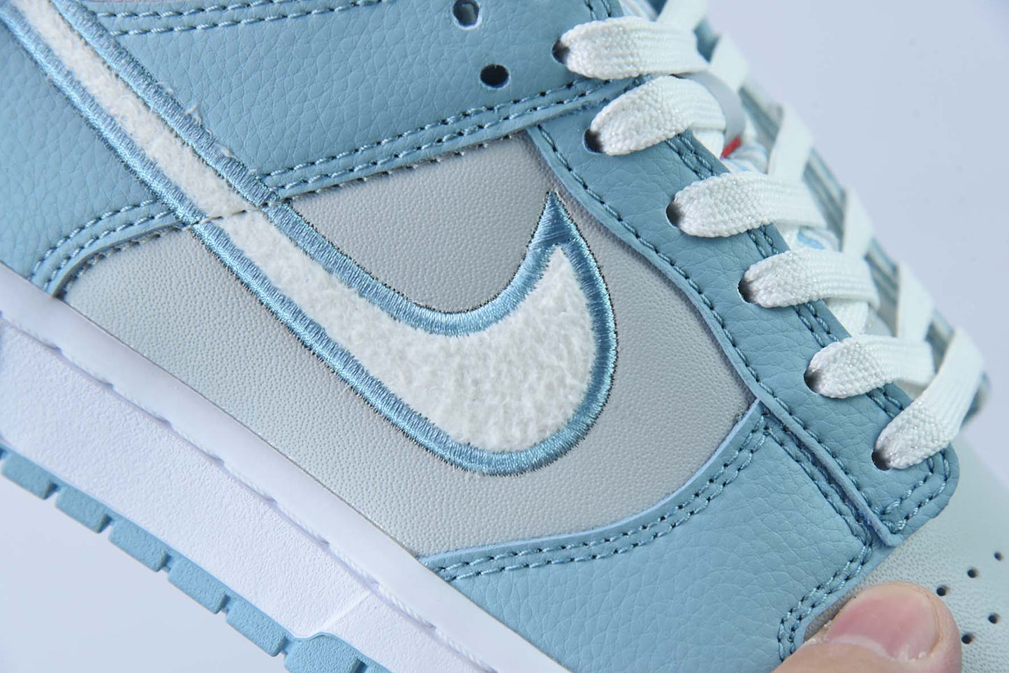 A Nike SB Dunk - Worn Blue