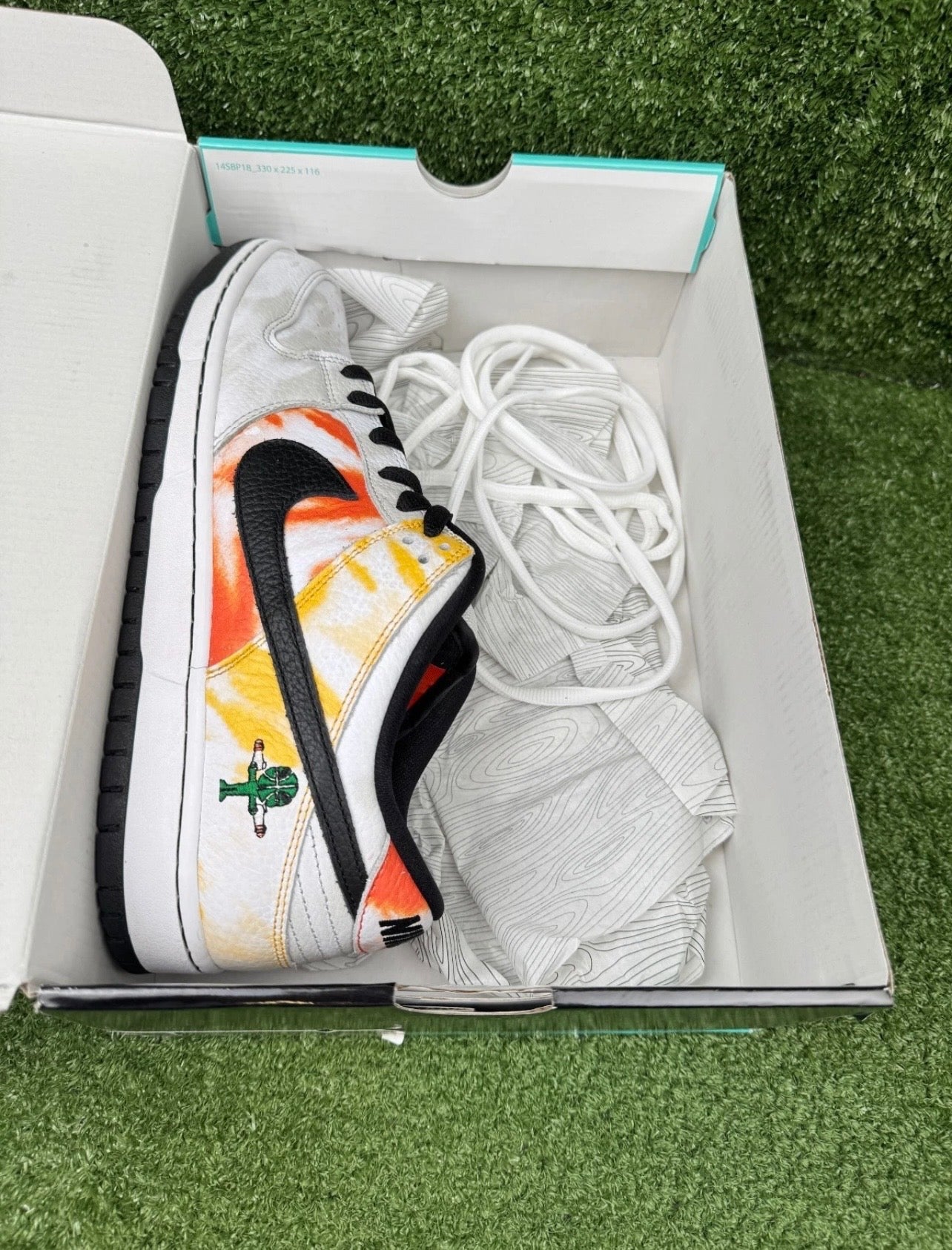 Nike SB - Raygun Tie Dye white