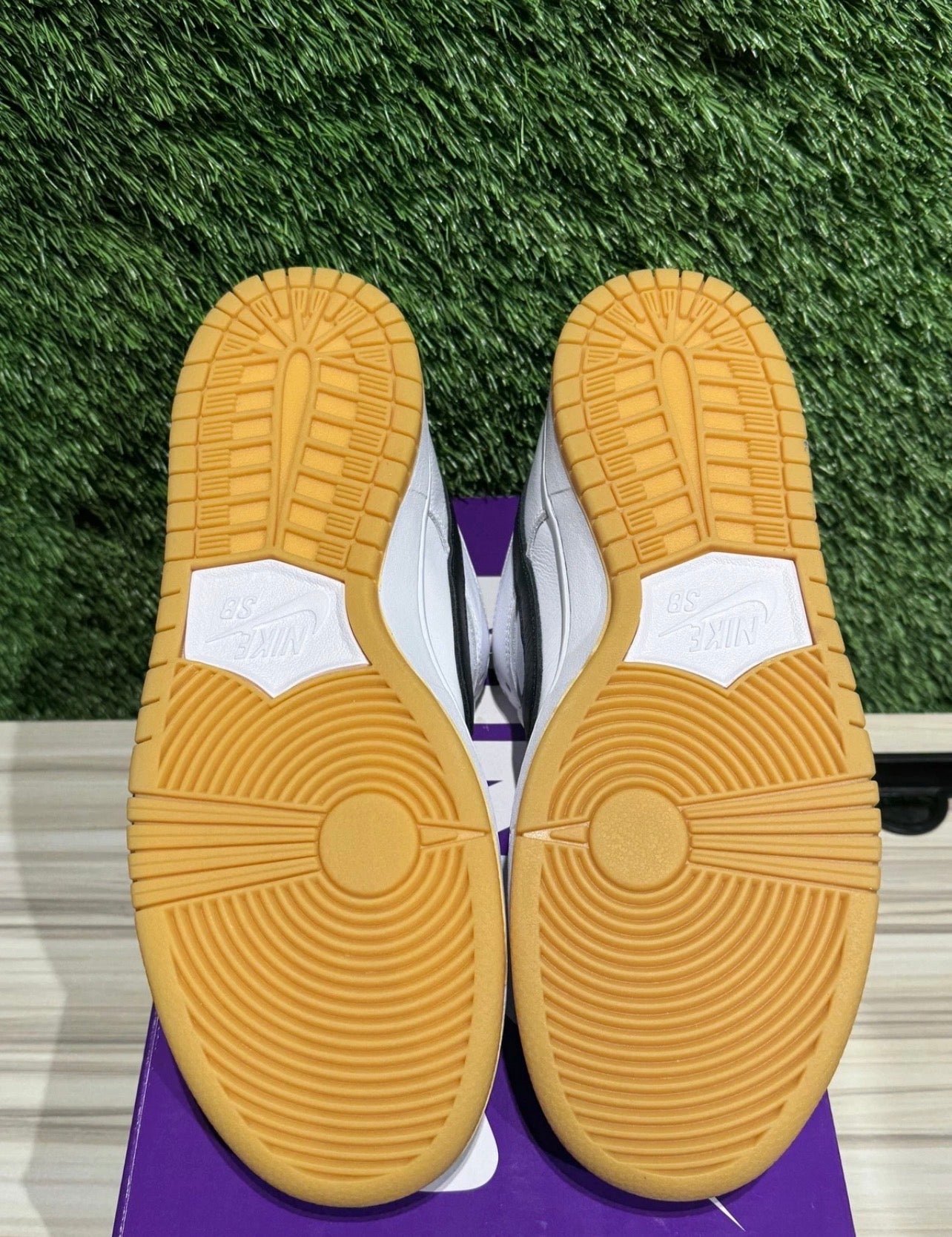 A Nike SB Dunk - White Gum