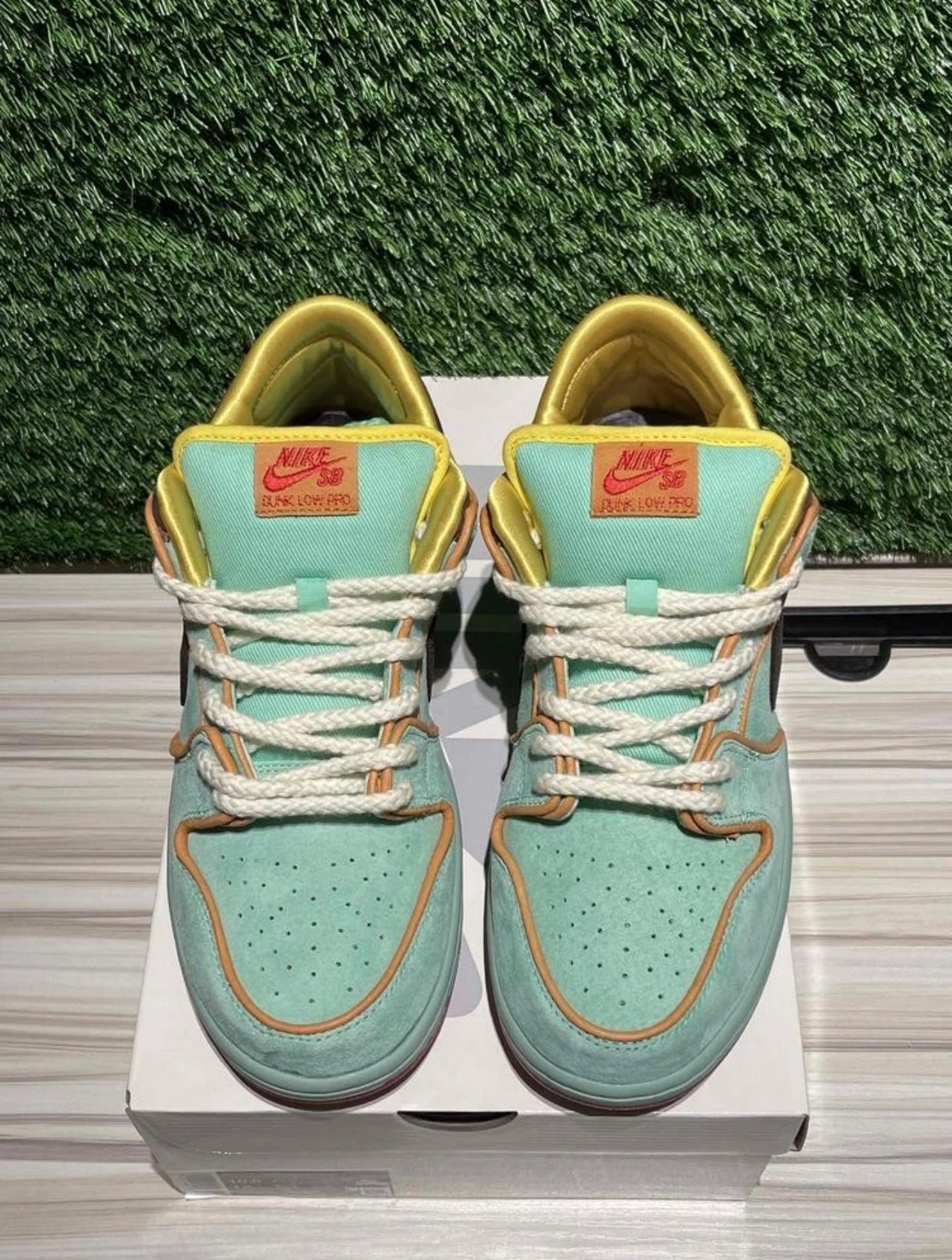 A Nike SB - Rodeo Tourmaline