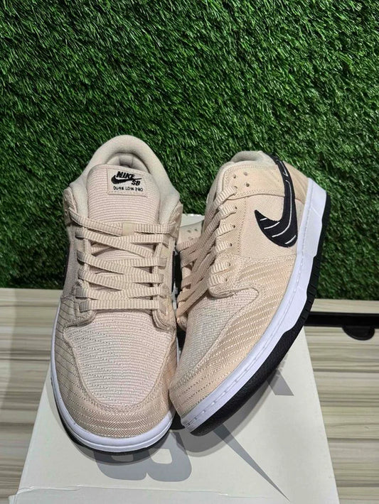 A Nike SB Dunk - Albino Preto