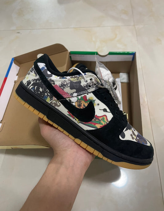 A Nike SB Dunk - Supreme Rammellzee