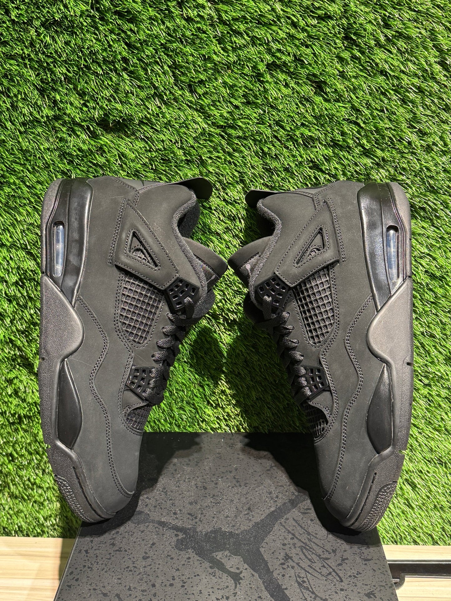 Jordan 4 Retro Black Cat (2025)