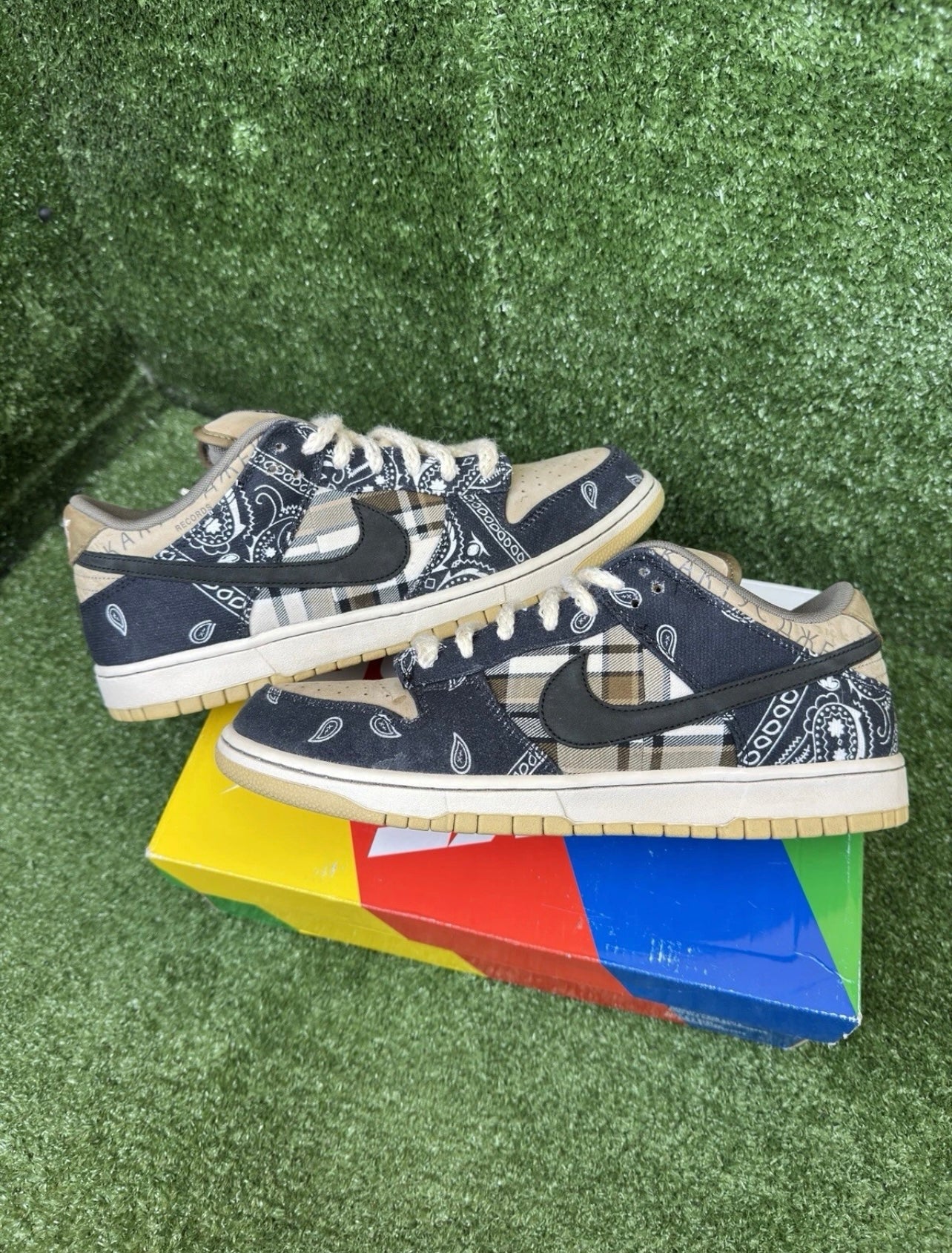 A Nike SB Dunk - Travis Scott Cactus Jack