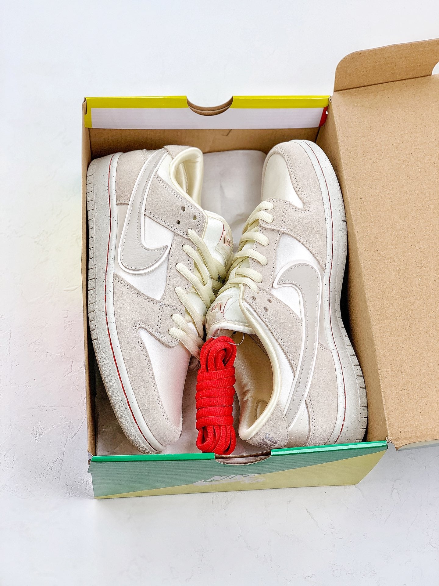 A Nike SB Dunk - City Of Love Bone