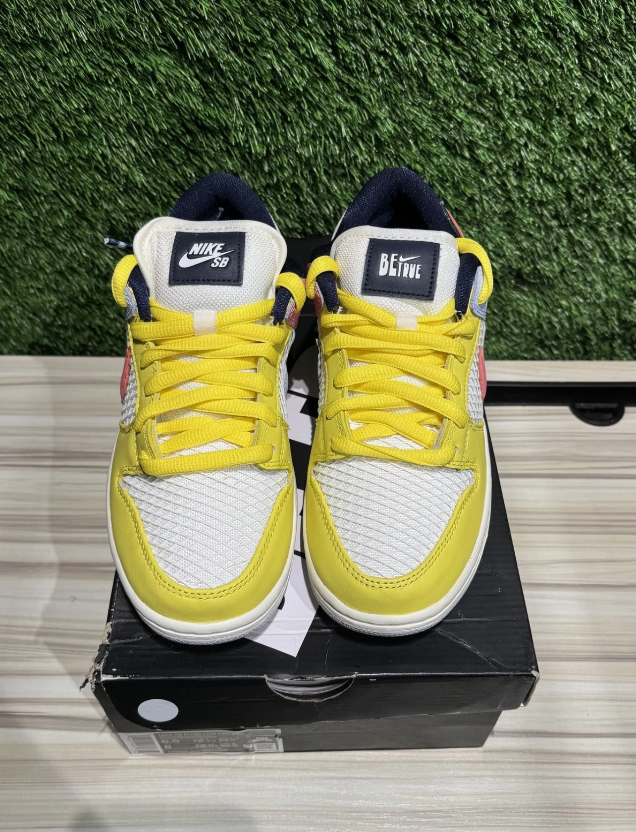 A Nike SB Dunk- Be True