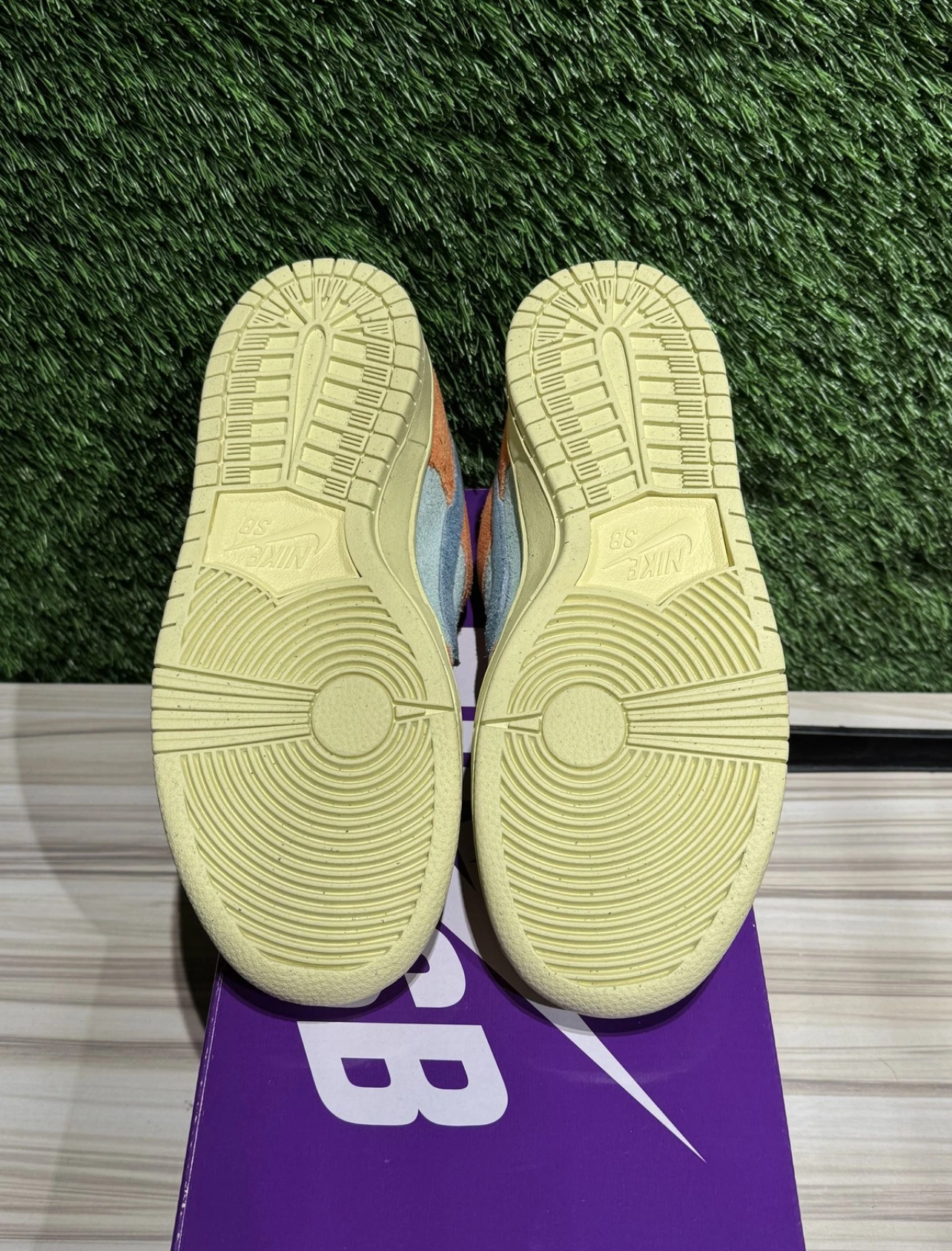 A Nike SB Dunk - Noise Aqua