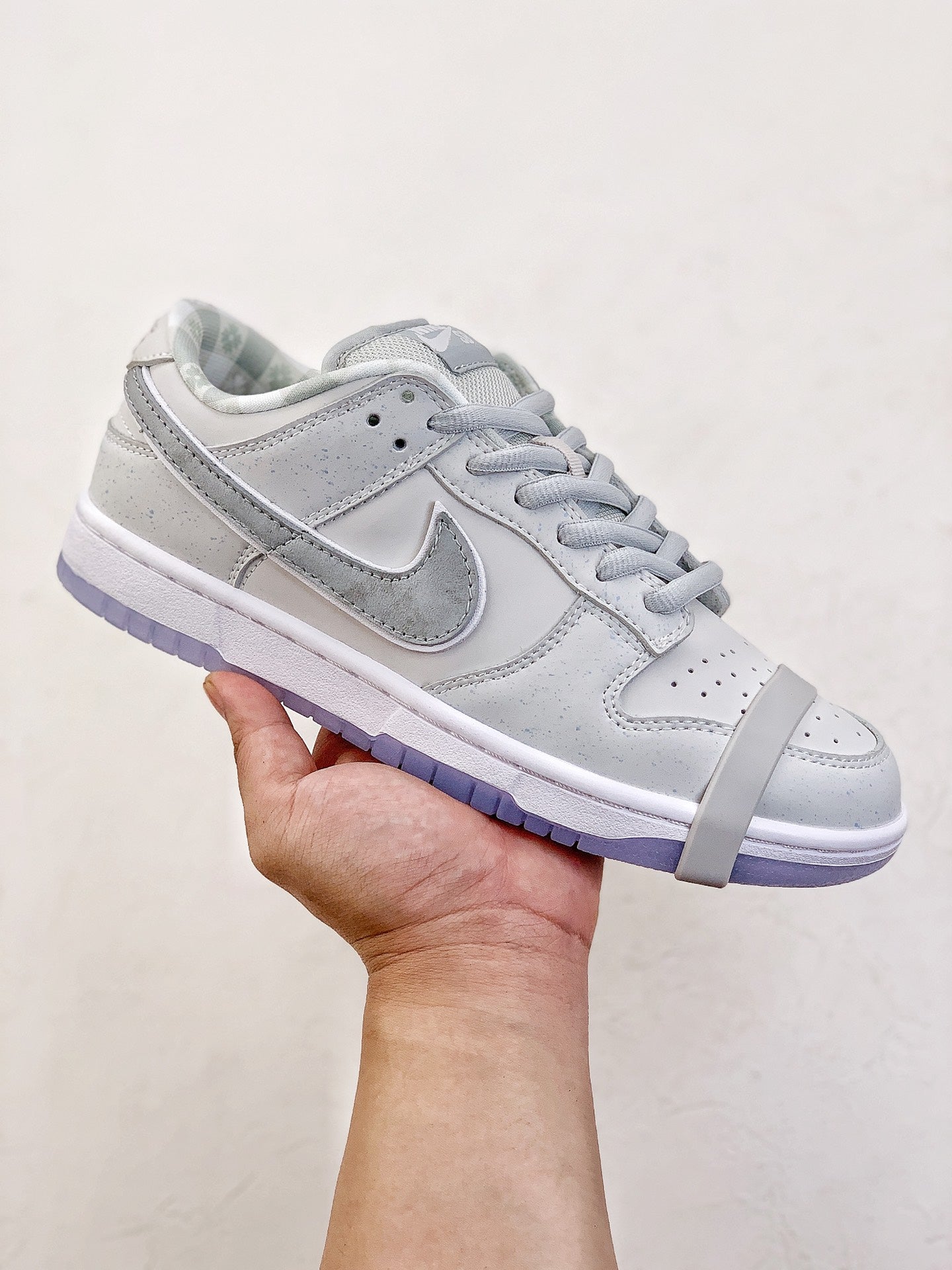 A Nike SB Dunk - White Lobster Concepts
