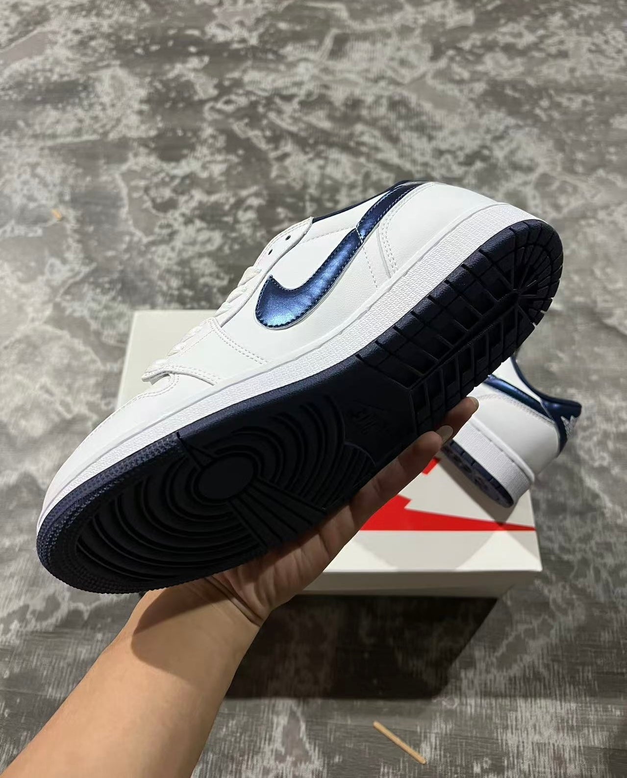 Jordan Retro 1 Low 85’ Metallic Blue