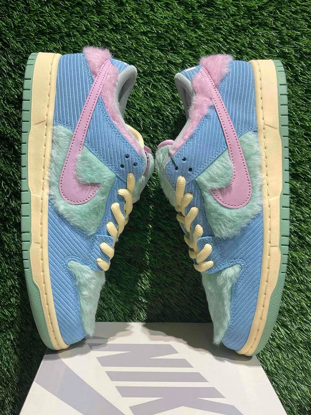 A Nike SB Dunk - Verdy