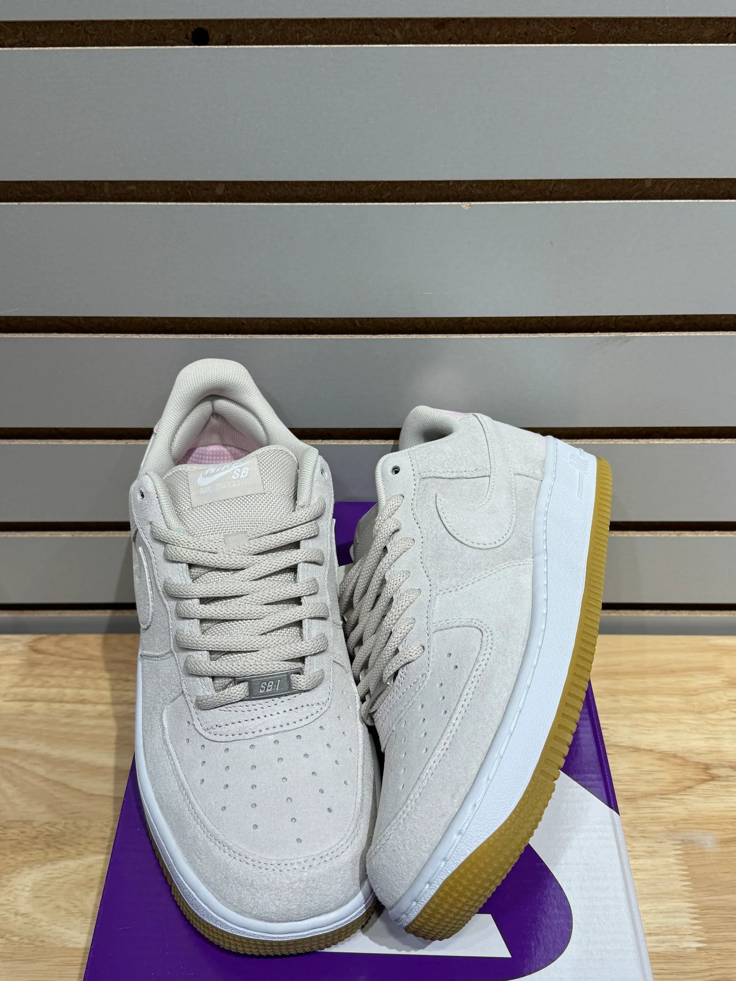 A Nike SB / Nike Air Force 1 - Orewood Brown Pink