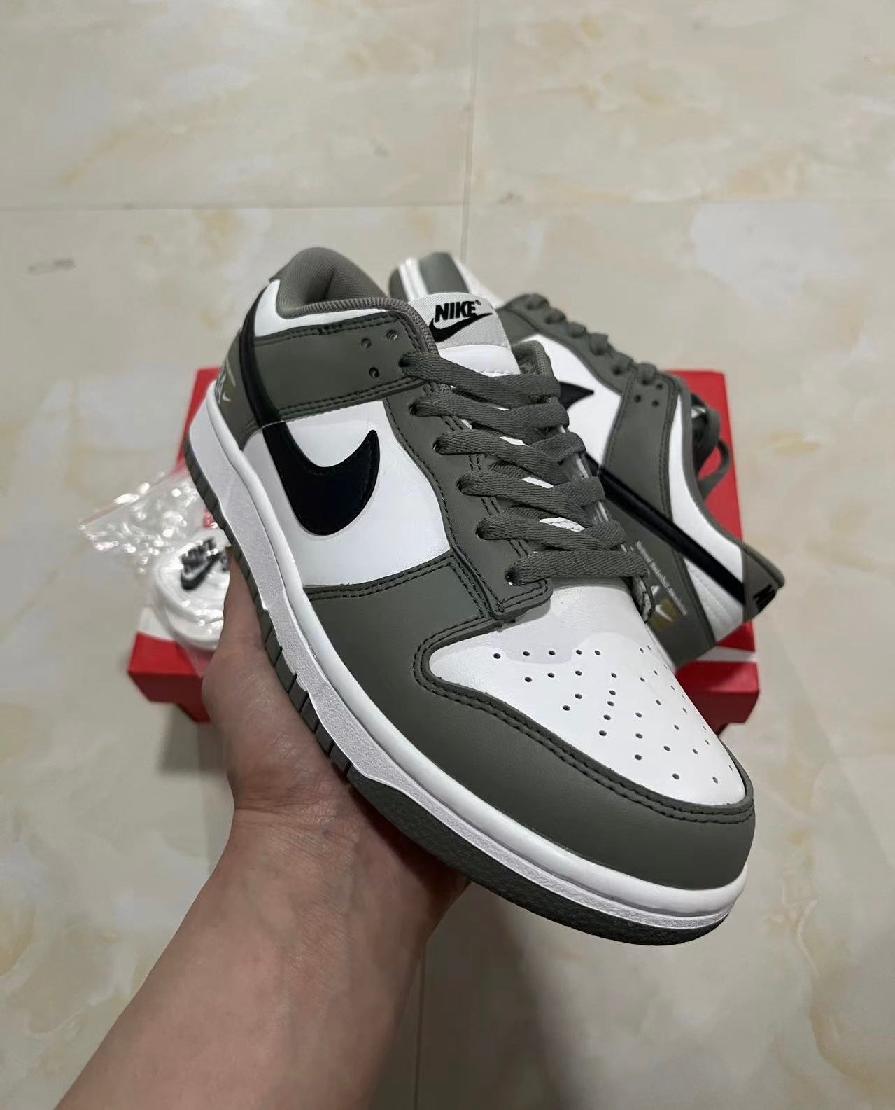 A Nike SB Dunk - NBA Paris 2024