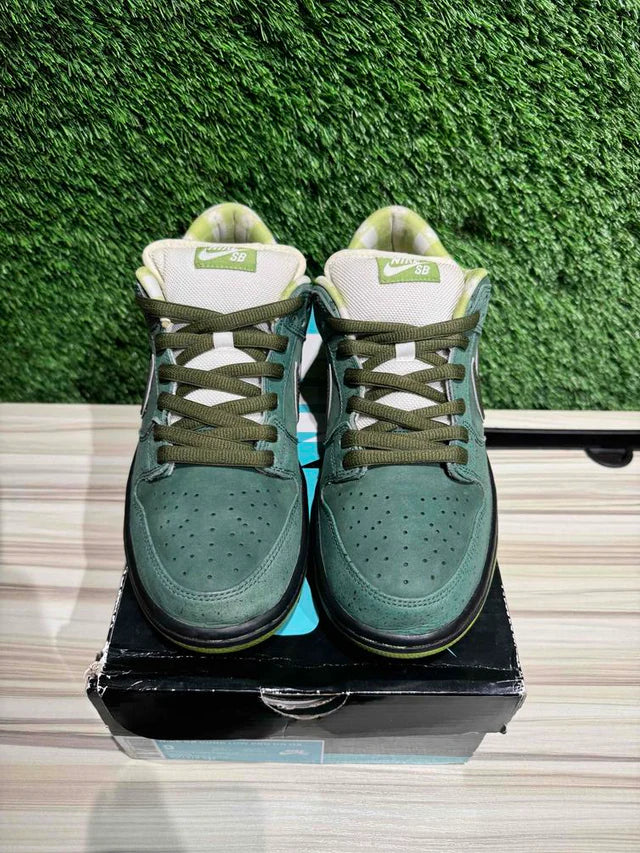 A Nike SB Dunk- Green Lobster