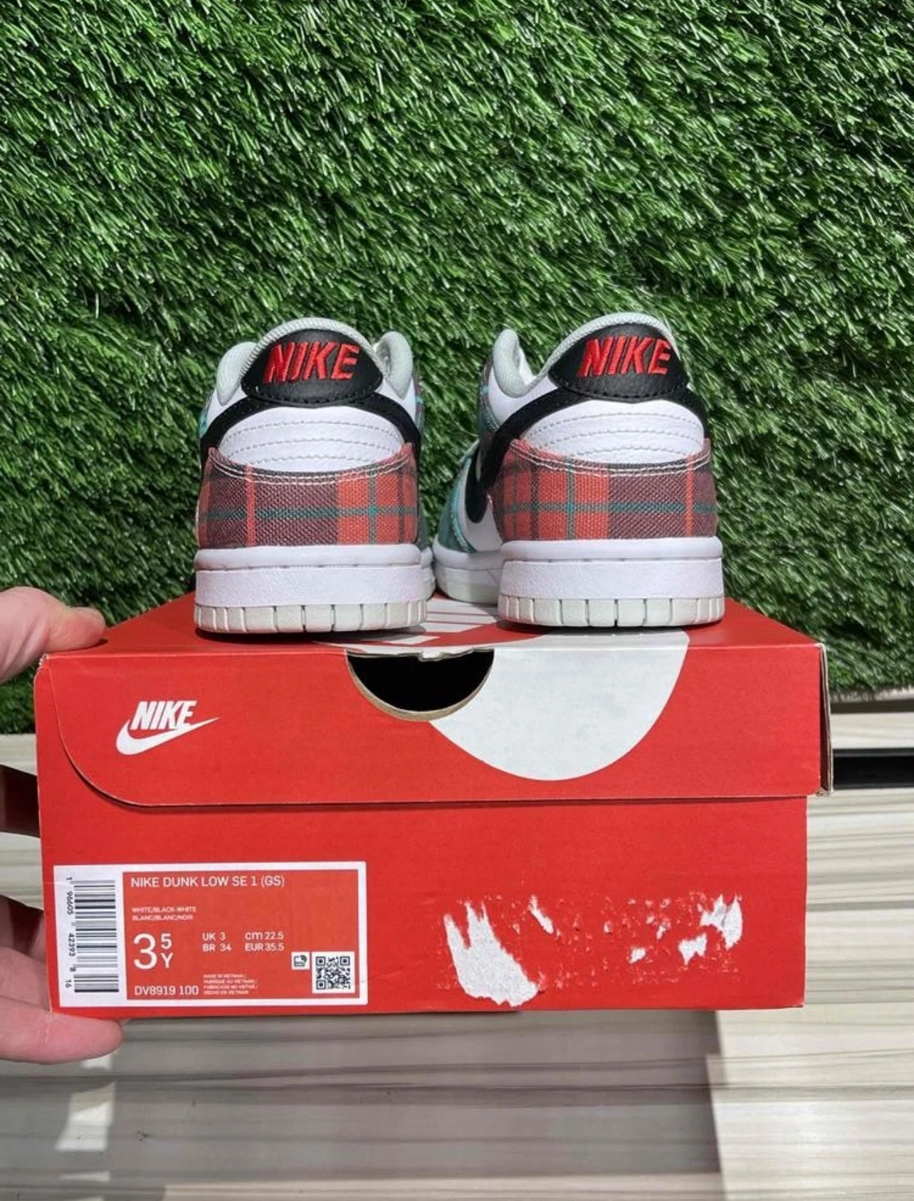 A Nike SB Dunk - Tartan Plaid Xmas