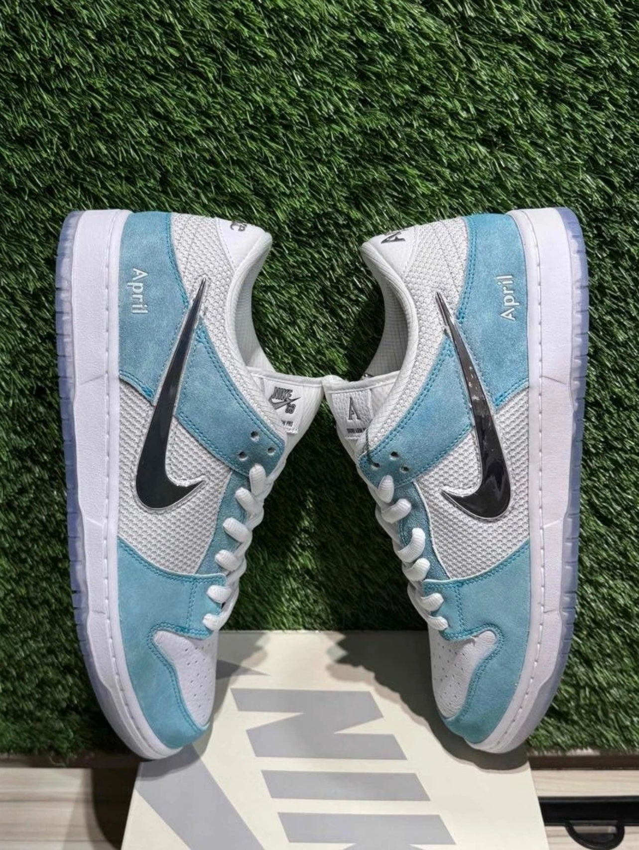 A Nike SB Dunk - April Turbo Green