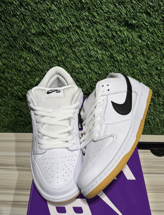 A Nike SB Dunk - White Gum