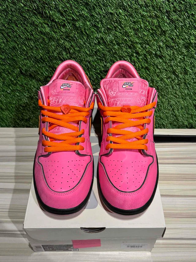 A Nike SB Dunk Powerpuff Girls - Blossom