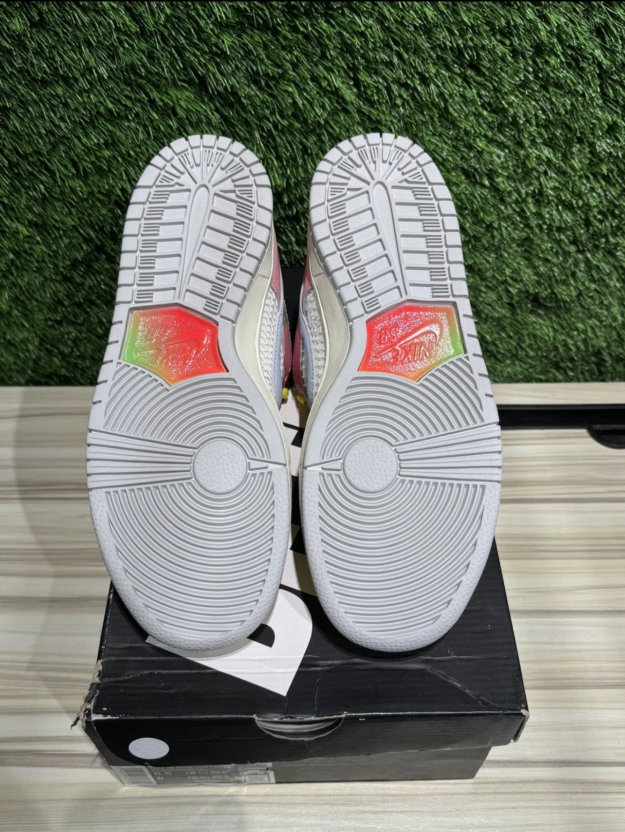 A Nike SB Dunk- Be True