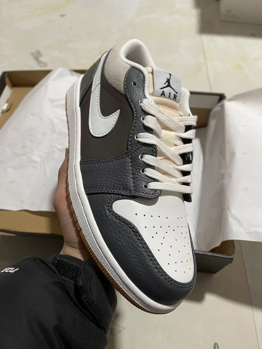 Jordan Retro 1 Low SNKRS Day