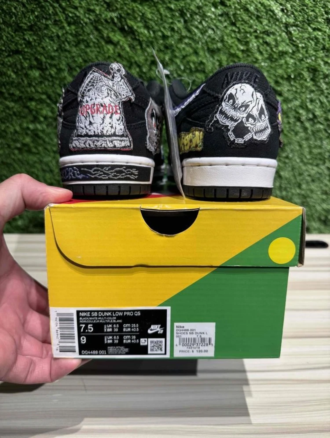 A Nike SB Dunk - Neckface