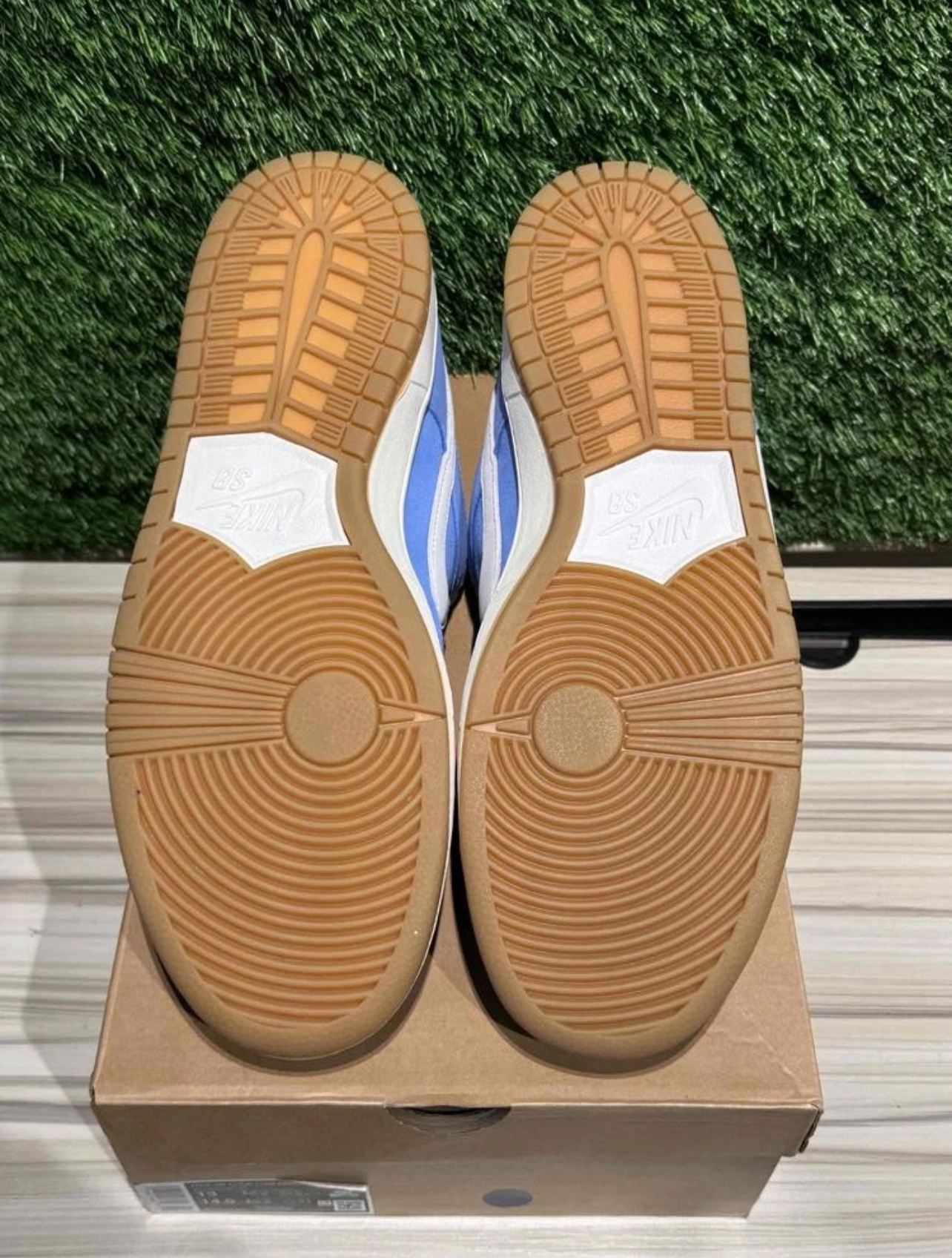 A Nike SB - University Blue Gum