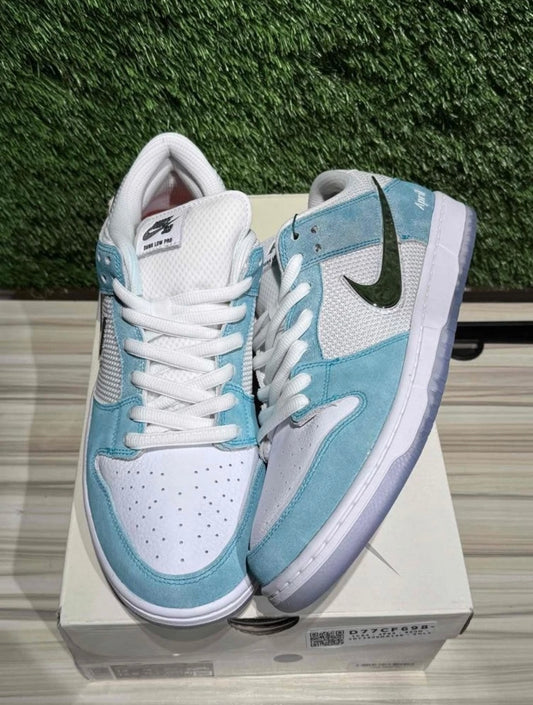 A Nike SB Dunk - April Turbo Green