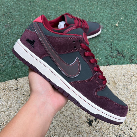 A Nike SB Dunk - Riot Skateshop
