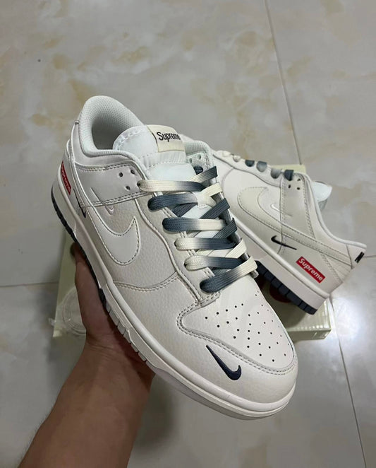 A Nike SB Dunk - Supreme Collab