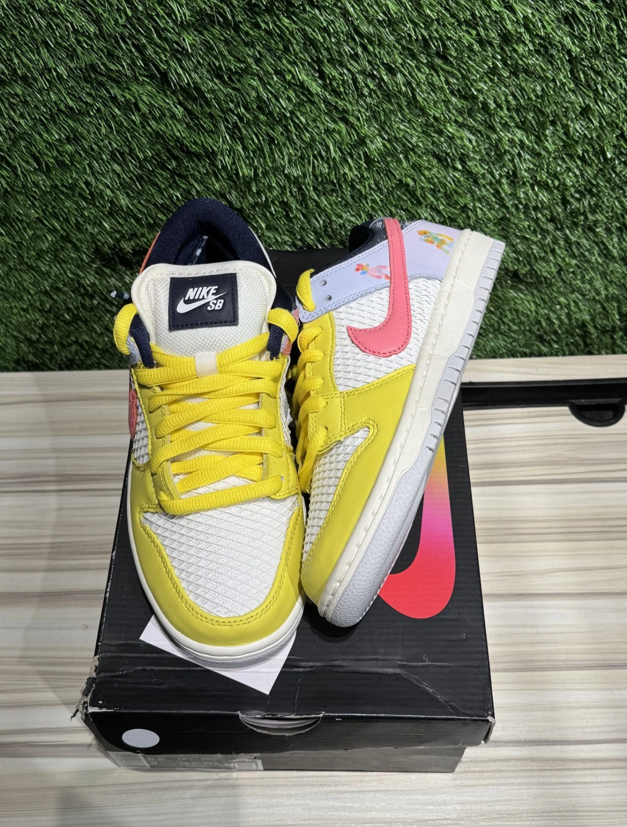 A Nike SB Dunk- Be True