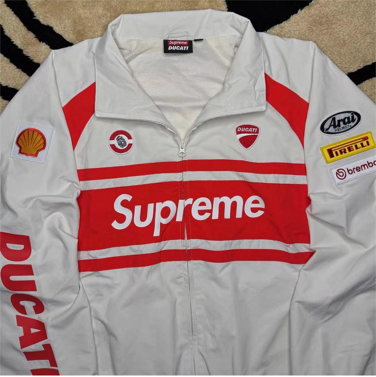 Supreme - Ducati