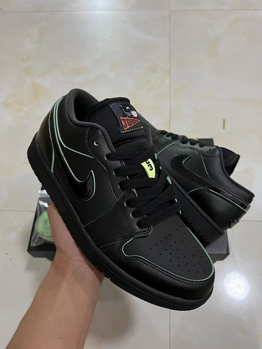 Jordan 1 Low - Black Cat