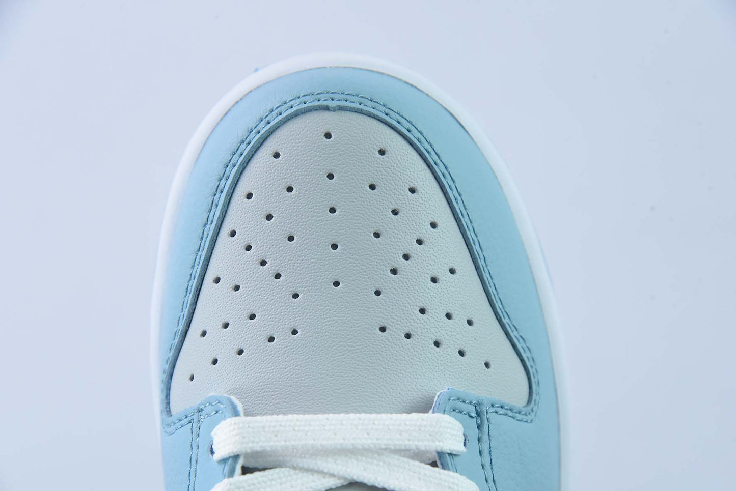 A Nike SB Dunk - Worn Blue
