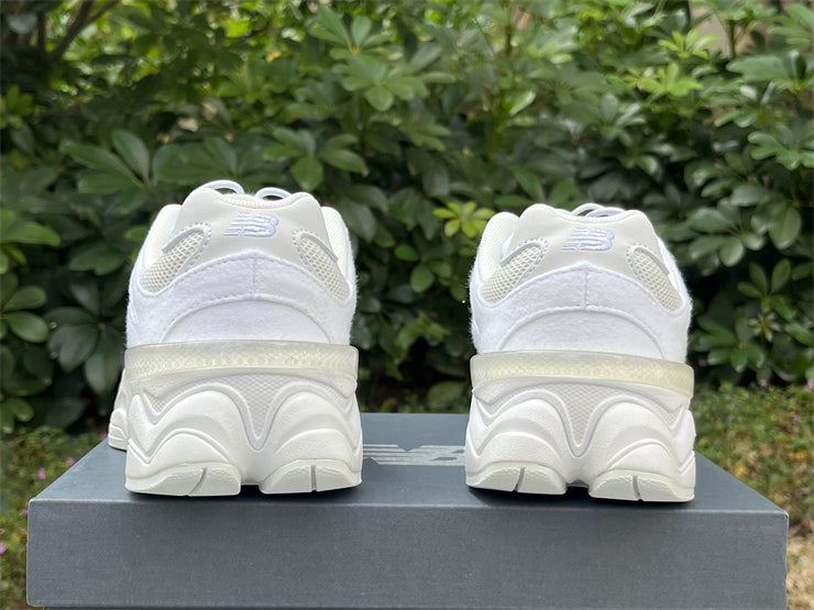 New Balance 9060 - Triple White