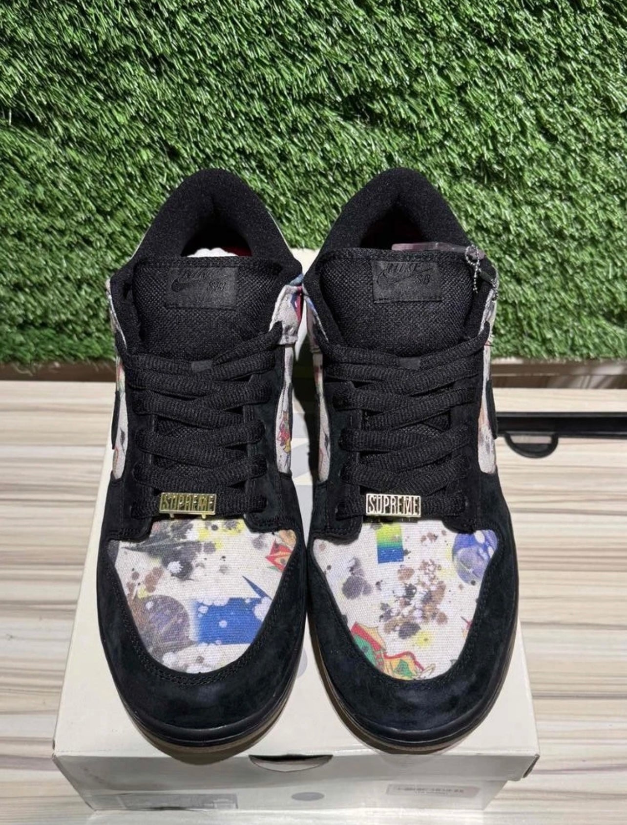 A Nike SB Dunk - Supreme Rammellzee