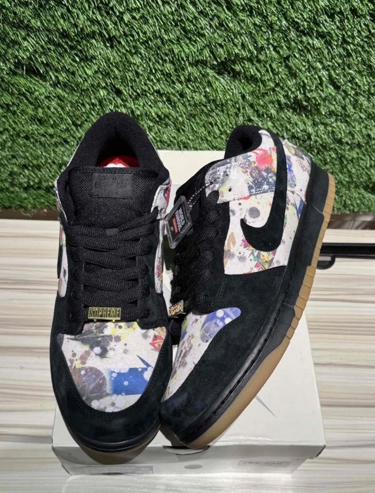 A Nike SB Dunk - Supreme Rammellzee